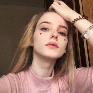 Meet your Posher, Camia